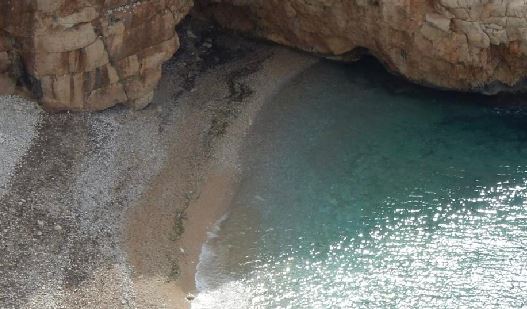 playa de arena nudista