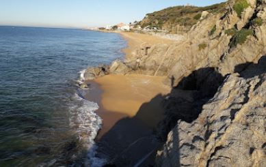 playa de arena nudista