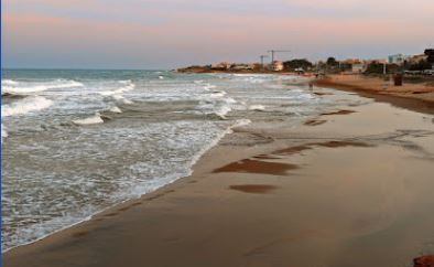 playa de arena nudista