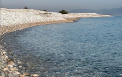 playa de arena nudista