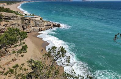 playa de arena nudista